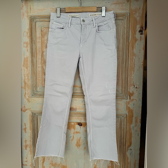 Pilcro cropped high-rise bootcut lavender jeans. Soft, stretchy, comfy. Size 28 - Picture 1 of 9